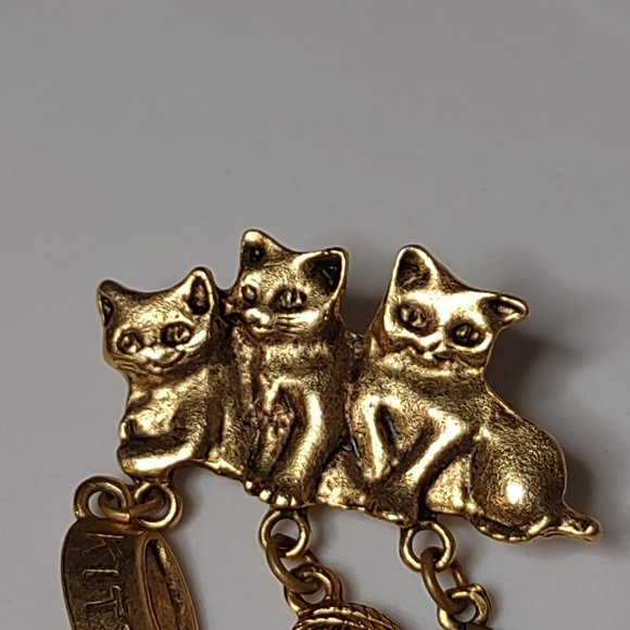 Cute Gold Tone 3 Kitten Dangle Brooch - Picture 3 of 9